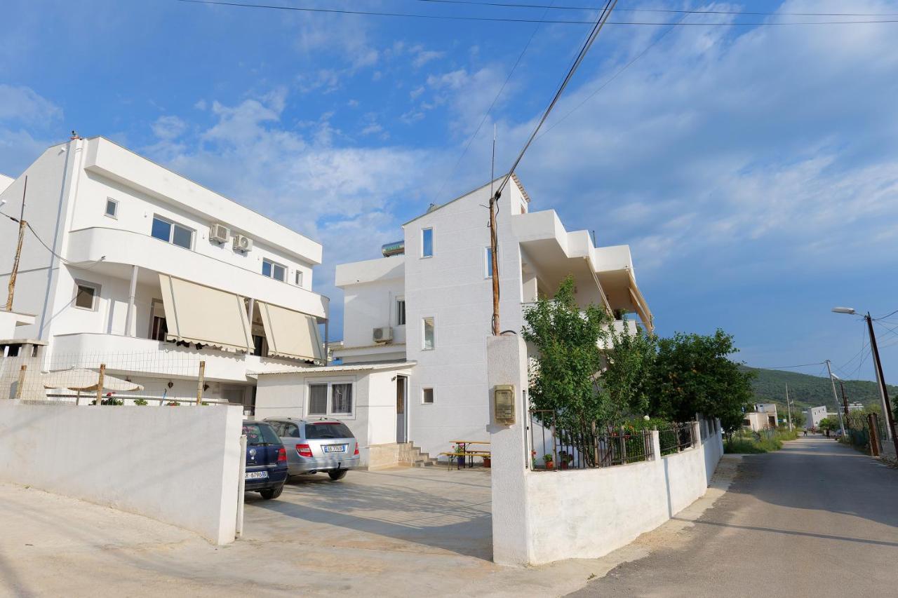 Vila Fredi كساميل المظهر الخارجي الصورة